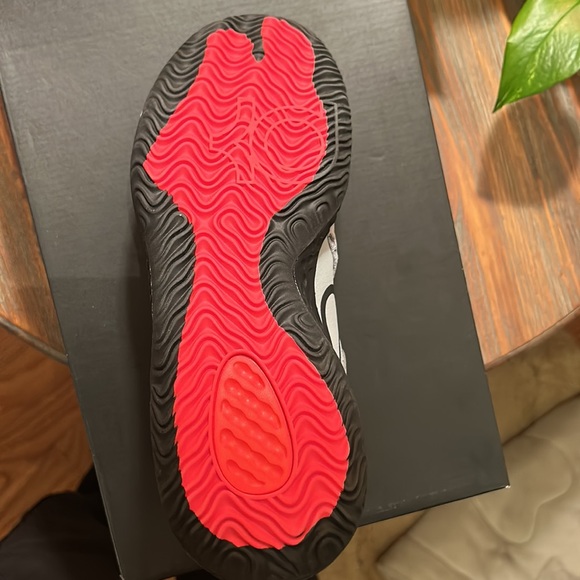 Men’s KD Trey 5 - Picture 3 of 4